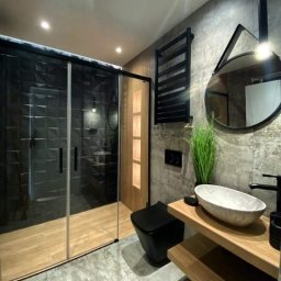 Robiker Construction Ltd. - Układanie Glazury Hanwell