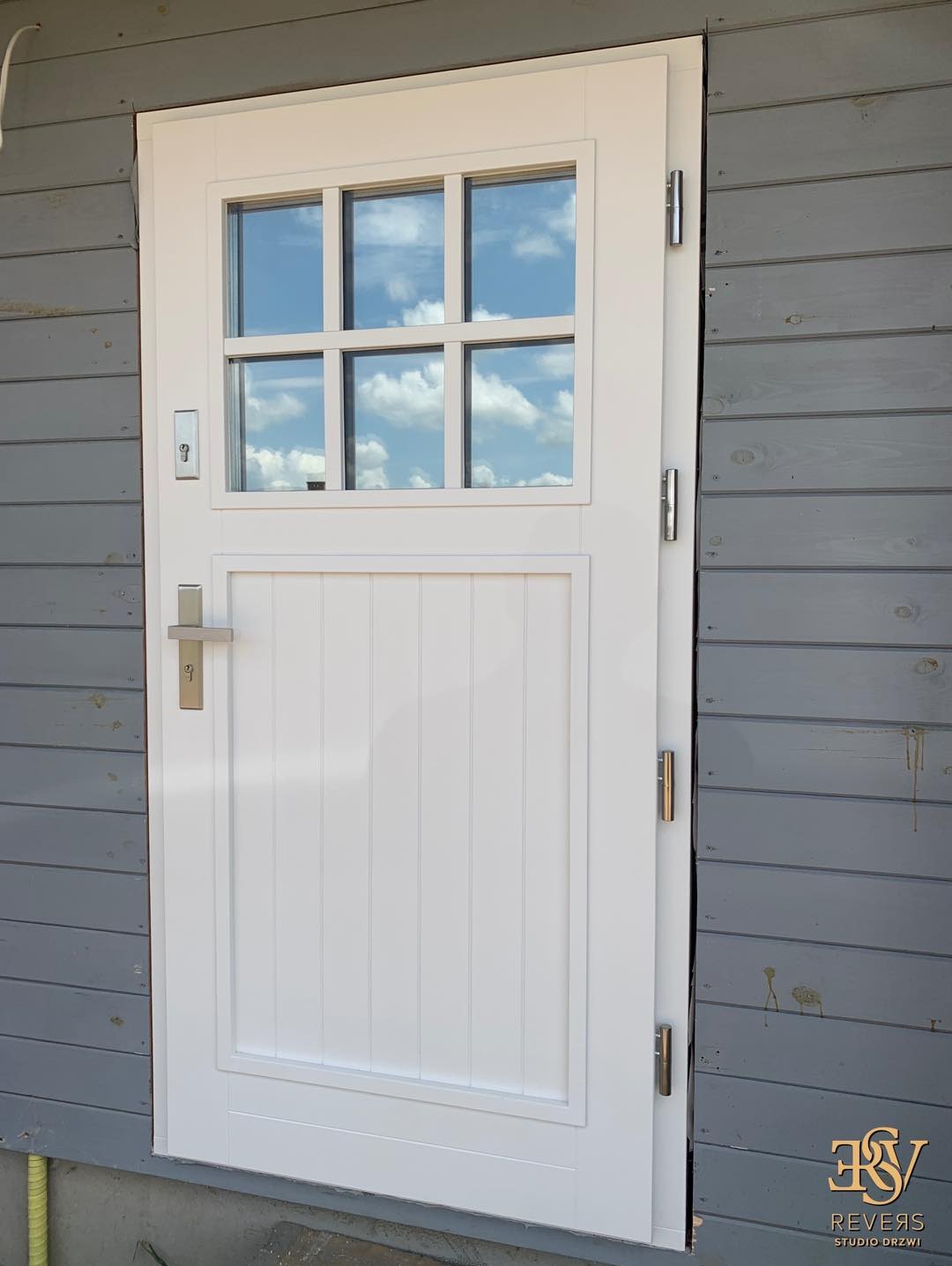 Drzwi zewnętrzne drewniane
