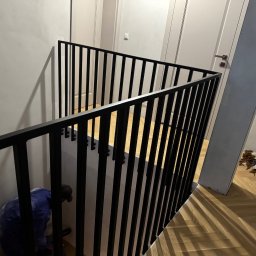 ZAKŁAD PRODUKCJI METALOWEJ BIBI STEEL SPÓŁKA Z OGRANICZONĄ ODPOWIEDZIALNOŚCIĄ - Balustrada stalowa, lakierowana proszkowo.