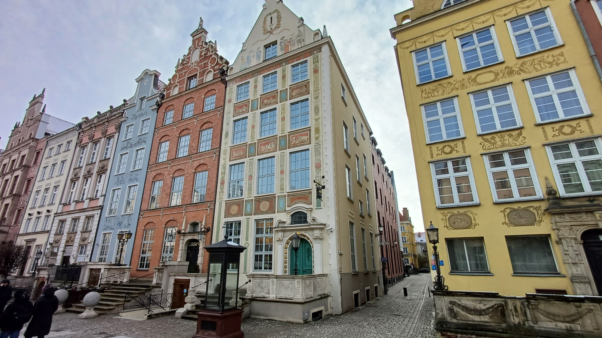 Przebudowa zespołu 3 kamienic wraz z rozbudową oficyny, Gdańsk Długi Targ/Mieszczańska