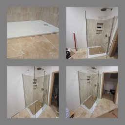 Express Serwis Radosław Kościelniak - Cztery ujęcia postępów prac przy montażu kabiny prysznicowej z deszczownicą i półkami w nowej łazience z beżowymi płytkami, widoczny brodzik, poziomica i kartony.