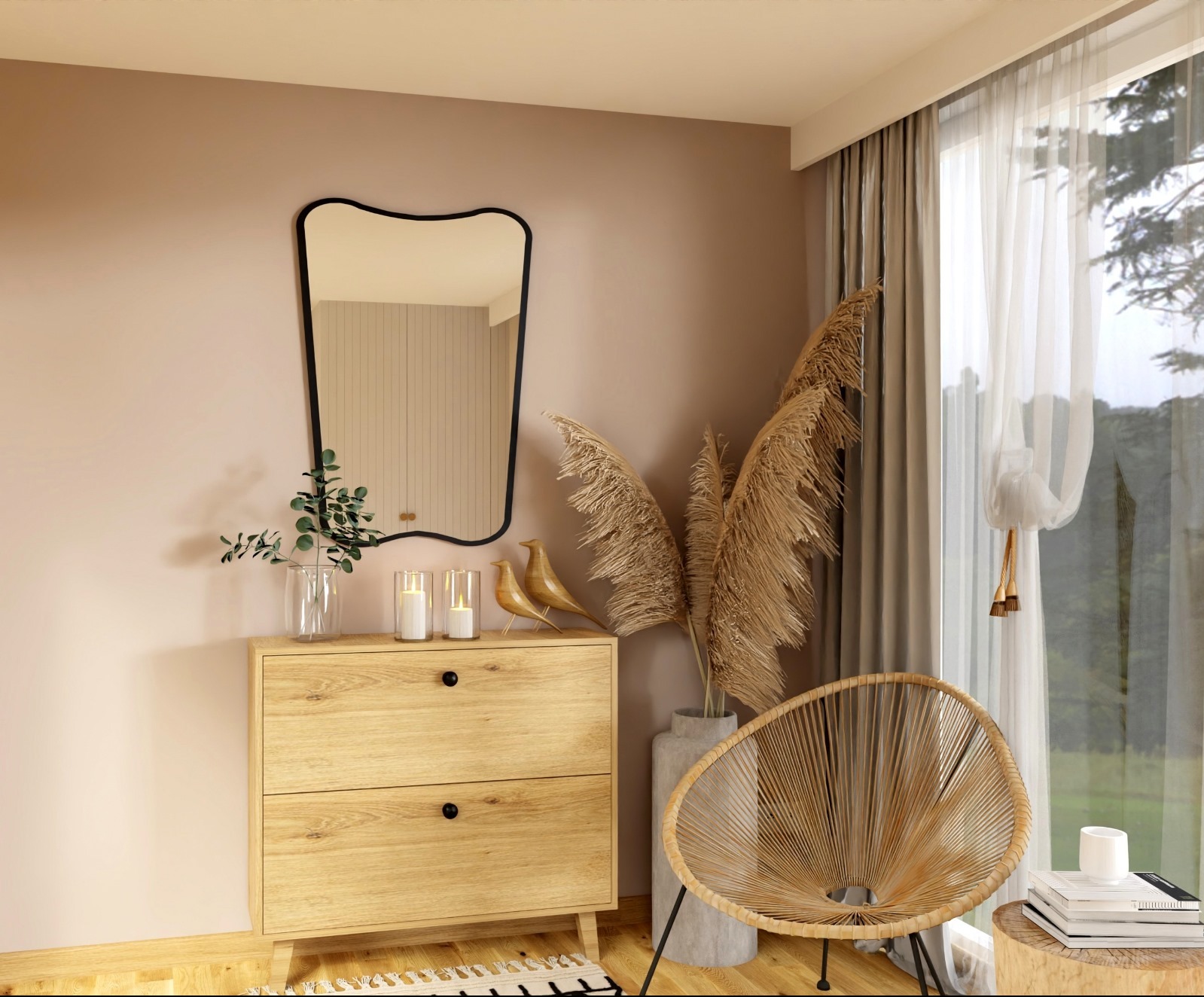 Komoda z dwoma szufladami, na niej lustro w czarnej ramie, świece, szklany wazon z zielonymi gałązkami i drewniane figurki ptaków, obok krzesło z plecionki na metalowych nogach i wazon z suchymi...