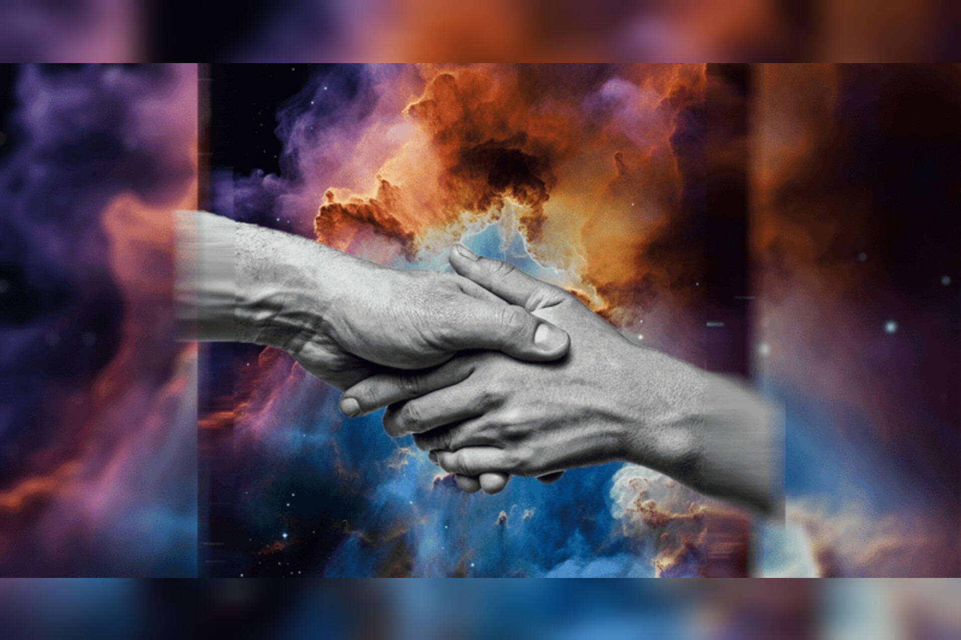 Dwie dłonie w czerni i bieli ściskają się na tle mgławicy kosmicznej w odcieniach pomarańczy, fioletu i błękitu, symbolizując wsparcie i porozumienie.