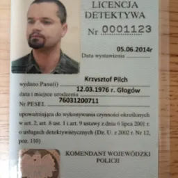 Skan licencji detektywa Krzysztofa Pilcha, wydanej 5 czerwca 2014 roku, zawierającej zdjęcie właściciela, numer PESEL i dane dotyczące uprawnień.