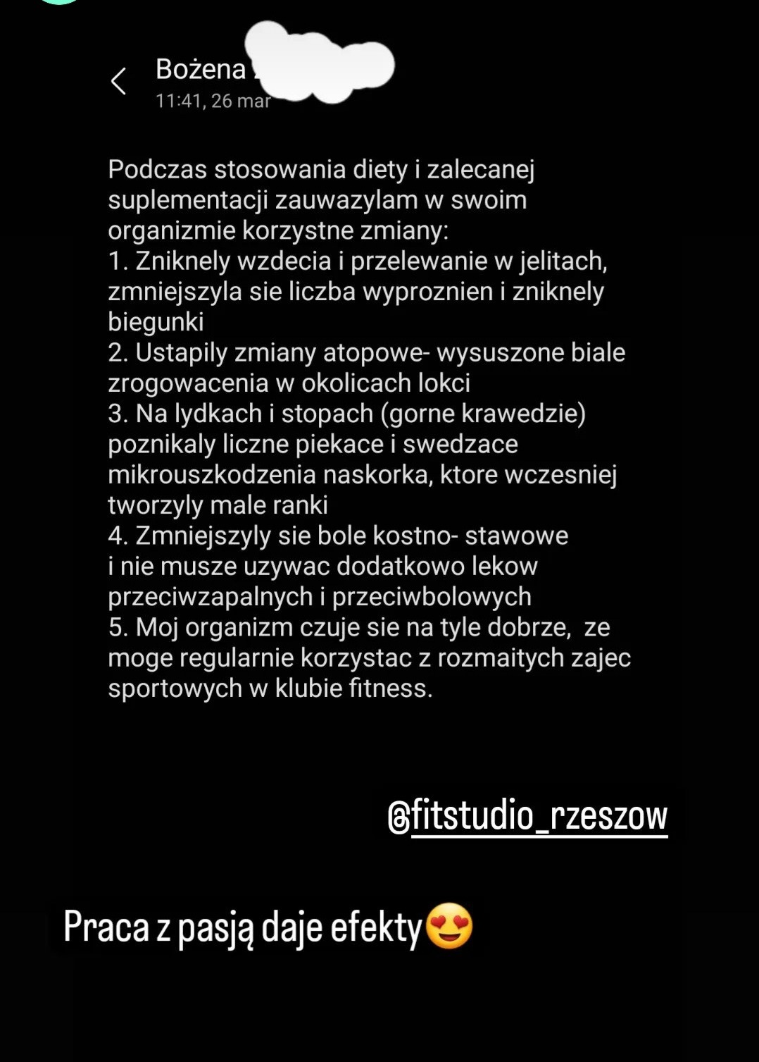 Zrzut ekranu wiadomości tekstowej od Bożeny, opisującej pozytywne zmiany w organizmie po zastosowaniu diety i suplementacji, w tym ustąpienie wzdęć, problemów skórnych, bólu stawów oraz poprawę...