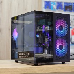 Montaż komputera do gier dla klienta.