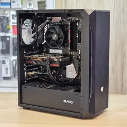 INsobi Konrad Sobiecki - Montaż budżetowego komputera do gier dla klienta.