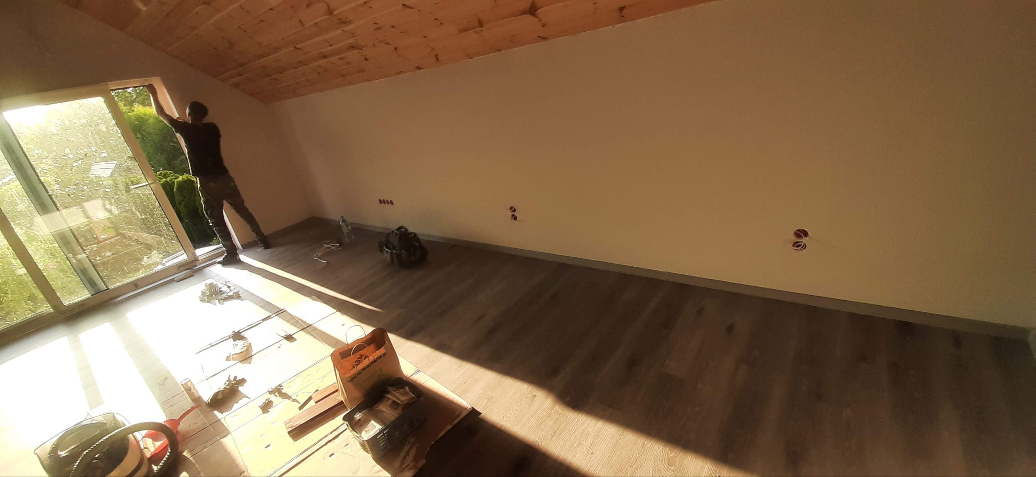 Przygotowanie instalacji pod montaż gniazdek.