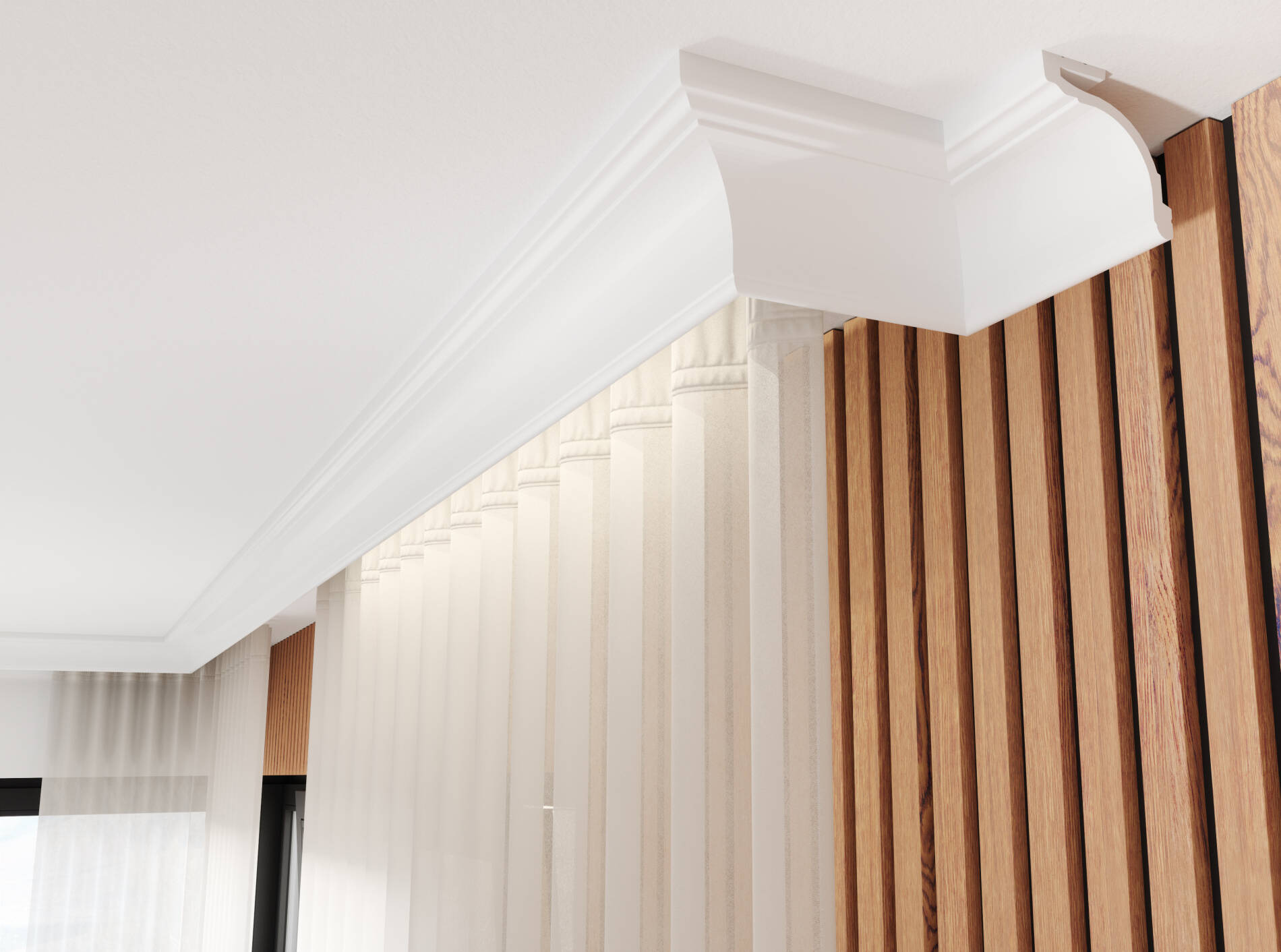 Dekoracyjna listwa przysufitowa z białego tworzywa sztucznego, zamontowana na styku sufitu i drewnianej ściany z pionowych paneli, z delikatną firanką w tle.