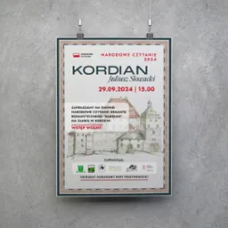 Plakat promujący Narodowe Czytanie 'Kordiana' Juliusza Słowackiego 29.09.2024 na Zamku w Korzkwi, z ilustracją zamku i logotypami organizatorów, zawieszony na szarym tle.