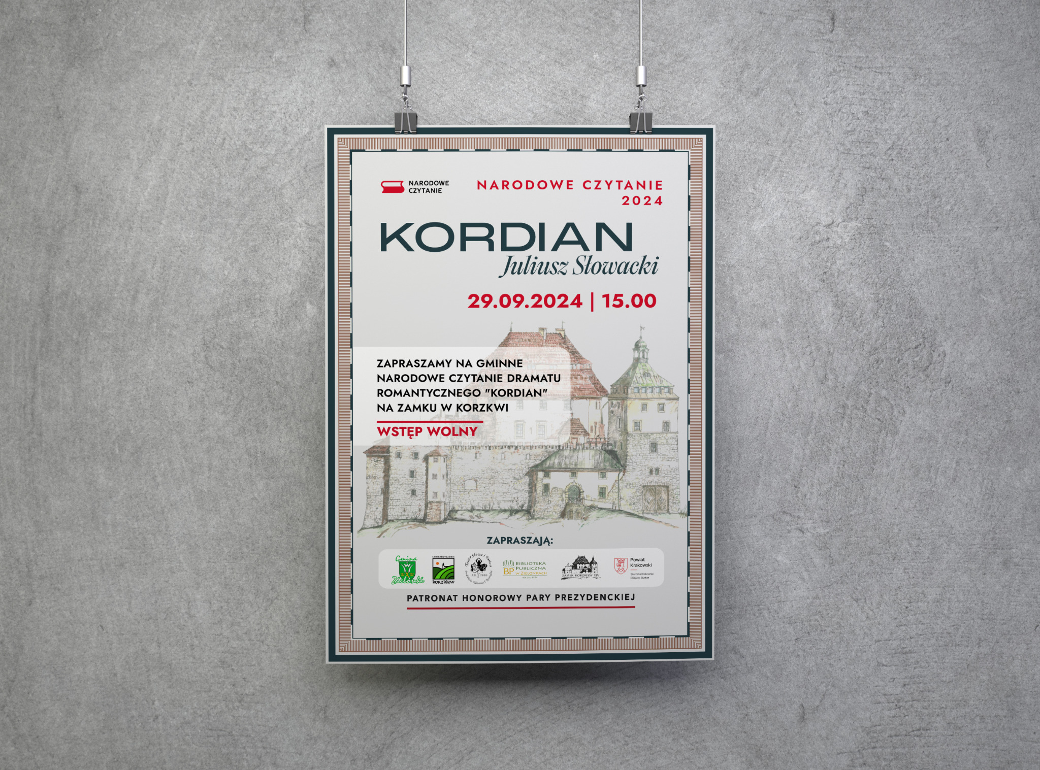 Plakat promujący Narodowe Czytanie 'Kordiana' Juliusza Słowackiego 29.09.2024 na Zamku w Korzkwi, z ilustracją zamku i logotypami organizatorów, zawieszony na szarym tle.
