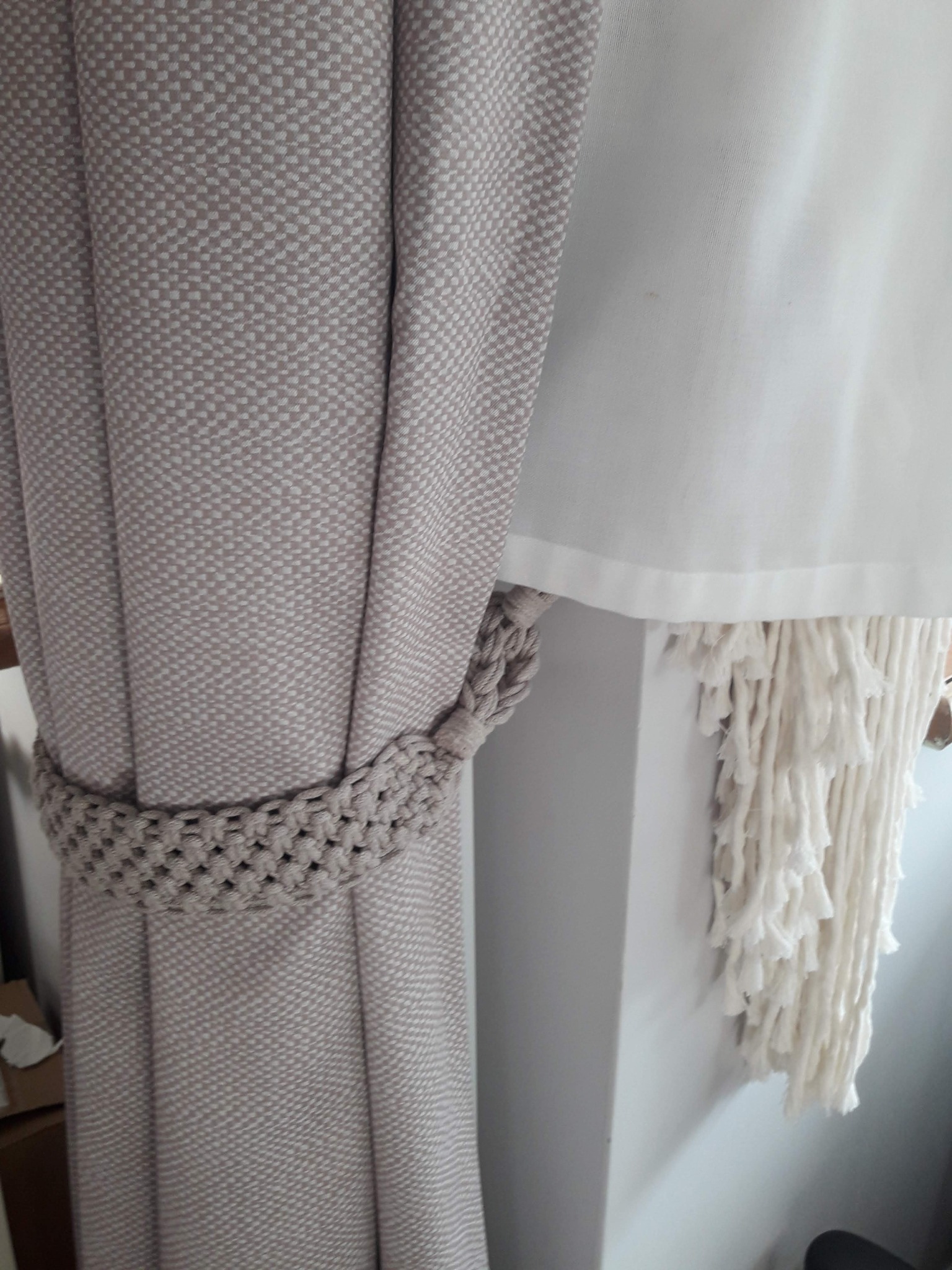 Zasłona z podpięciem .