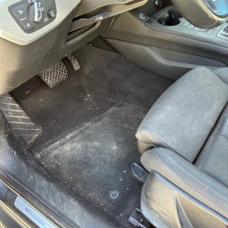 wygląd przed umyciem/wypraniem tapicerki