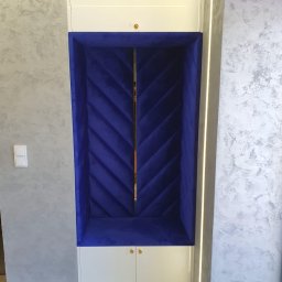 Wnęka tapicerowana w przedpokoju