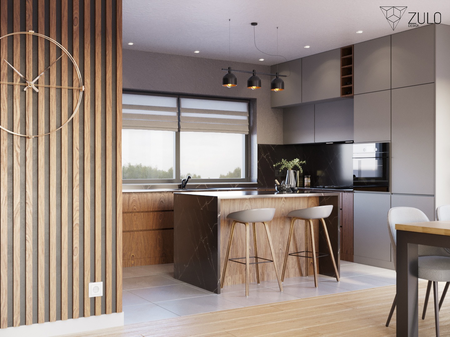Nowoczesna kuchnia z wyspą, szare szafki, czarny backsplash, drewniane akcenty, okrągły zegar na ścianie z drewnianych listew i wiszące lampy nad wyspą. Logo Zulo Design w prawym górnym rogu.