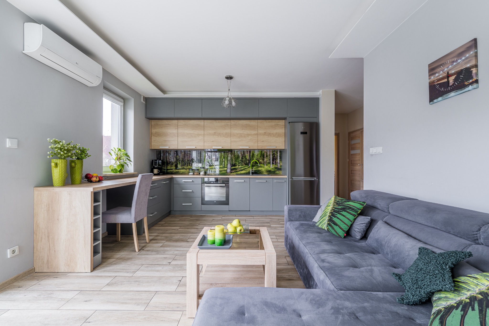 Aktualnie w mojej ofercie: rodzinny segment w Markach - 162, 66 m kw. z garażem i ogródkiem .