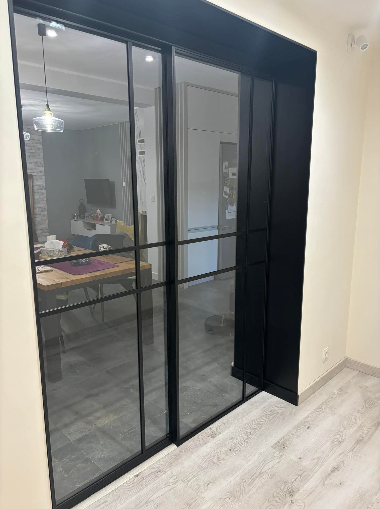 System przesuwny loft metal jedna część stała druga rozsuwana