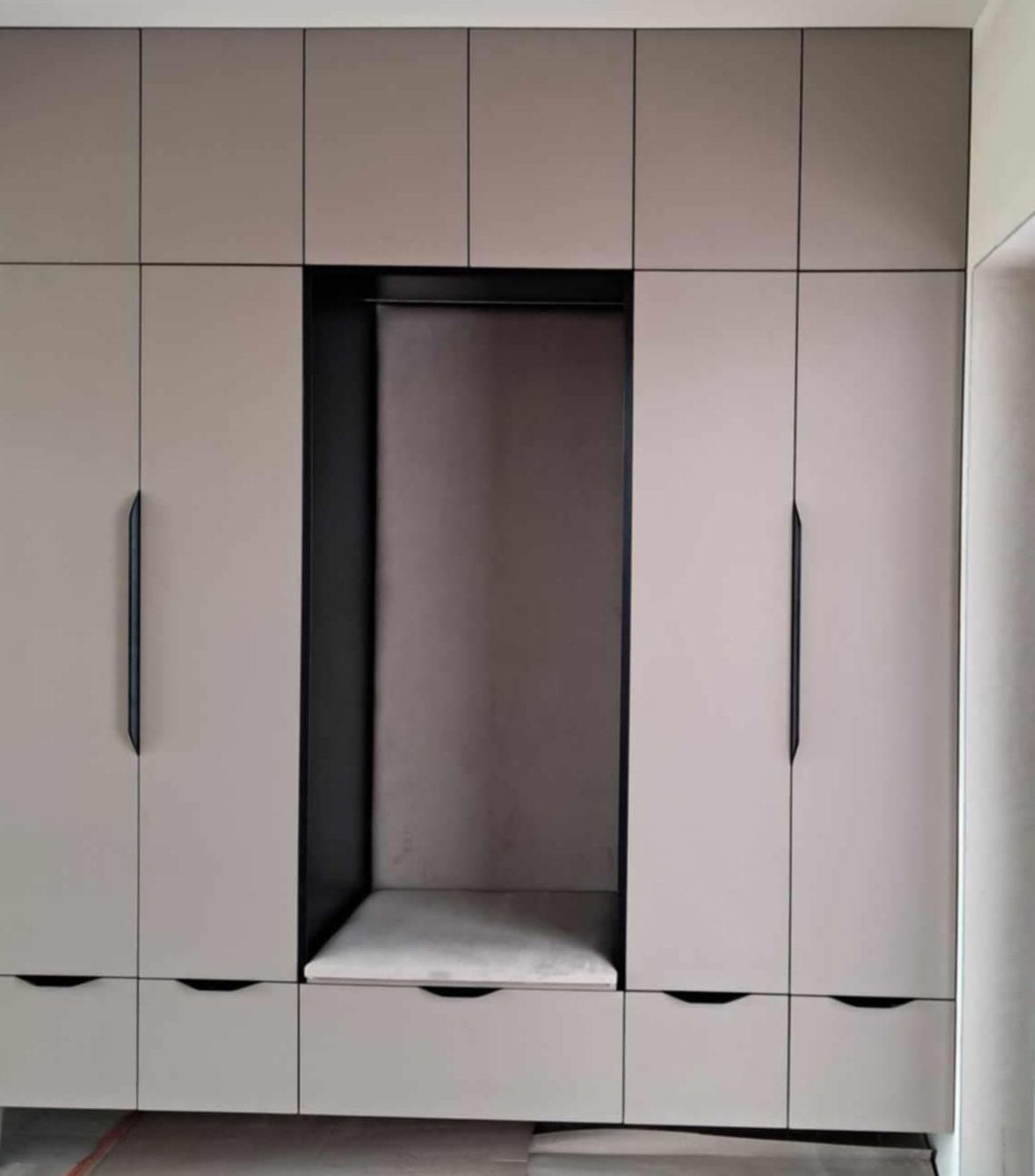 Panel wewnętrzny plus siedzisko do szaf zabudowanych