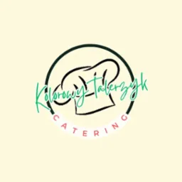 Logo firmy cateringowej 'Kolorowy Talerzyk' z motywem czapki szefa kuchni w okręgu i napisem 'CATERING' na dole.