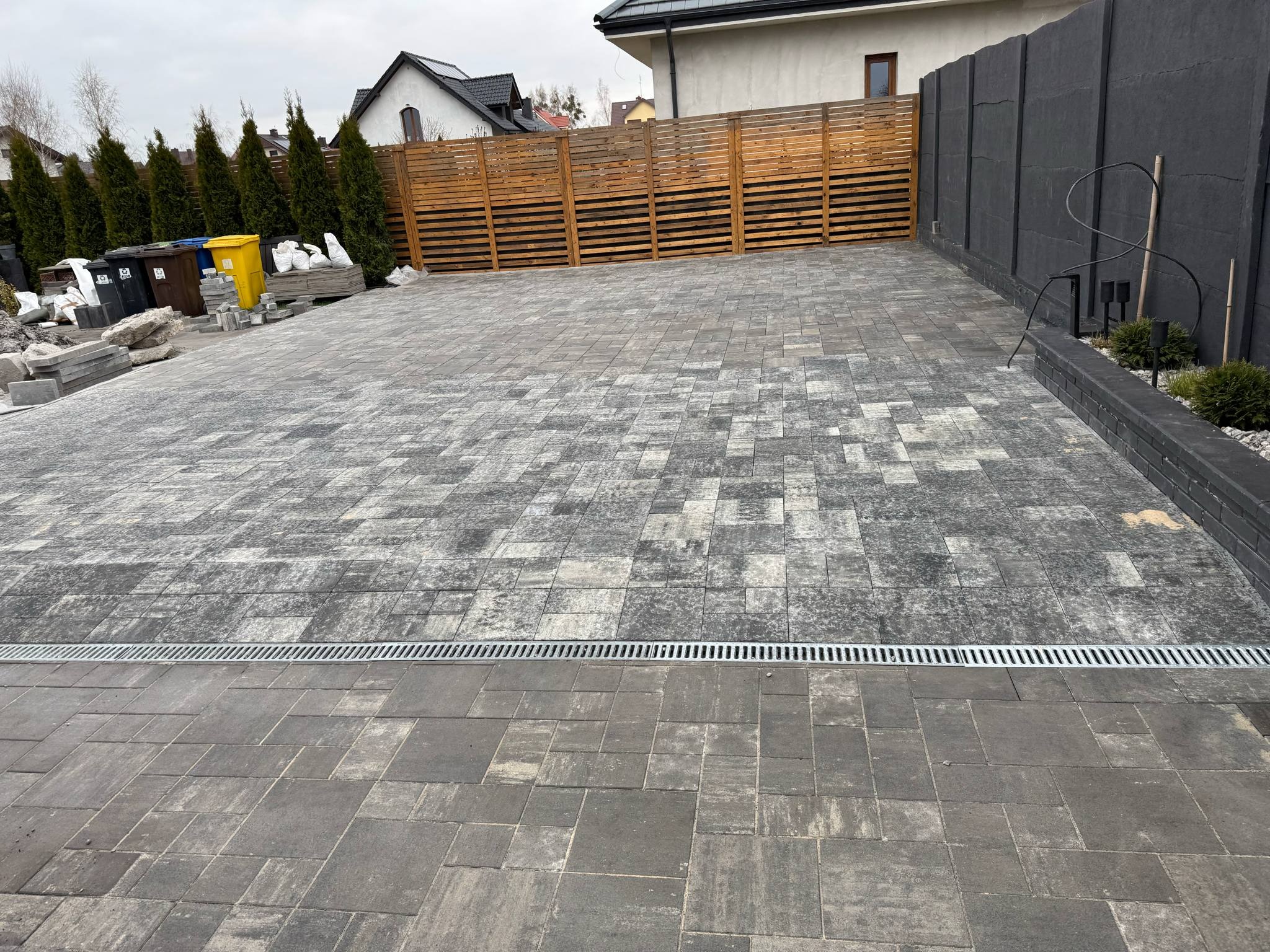 Układanie kostki i tarasu