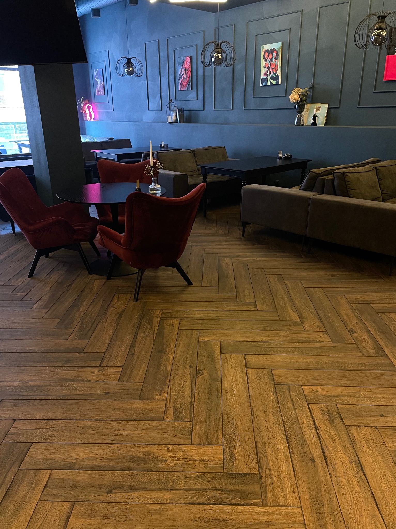 240m2 Farba: Flugger Sposób malowania: natryskowy