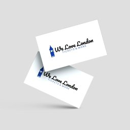Agencja Interaktywna Digitly - Dwie wizytówki z logo 'We Love London Tickets & More' z sylwetką Big Bena w kolorze niebieskim, unoszące się na jasnoszarym tle.