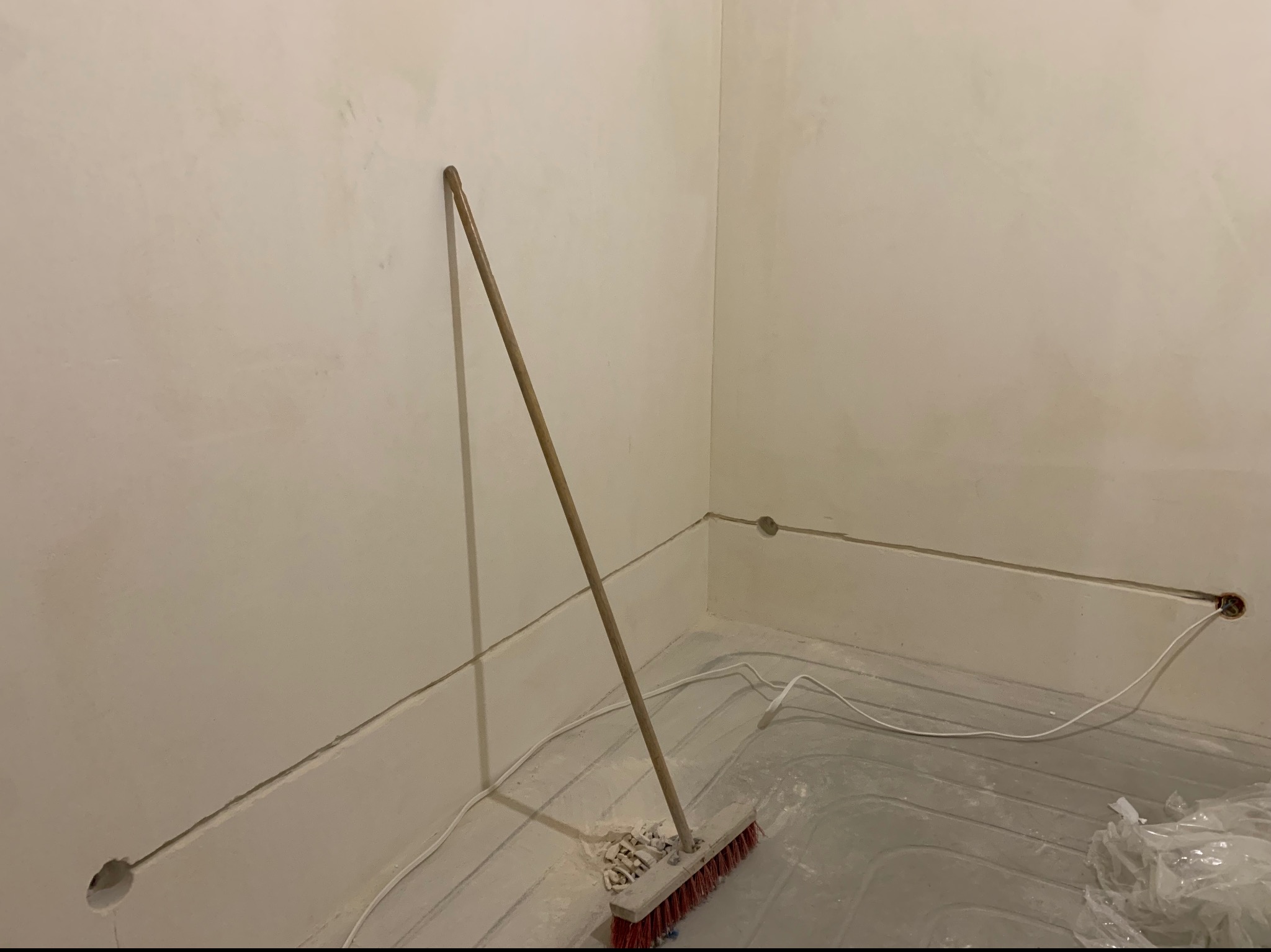 W trakcje prezesowania i powielania punktu elektrycznego