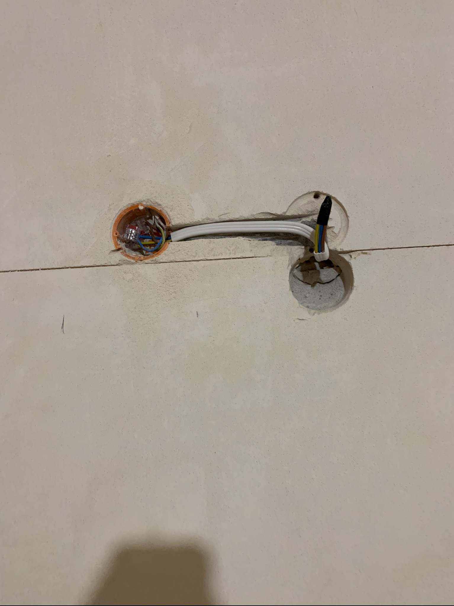 W trakcie przesuwania punktu elektrycznego.