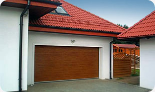Bramy garażowe segmentowe, przemysłowe, przeciwpożarowe.
