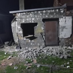 Firma remontowo-budowlane Łukasz Szymczak - kotłownia przed i po ( wymiana drzwi, okna, ocieplenie, wykonanie tynku)