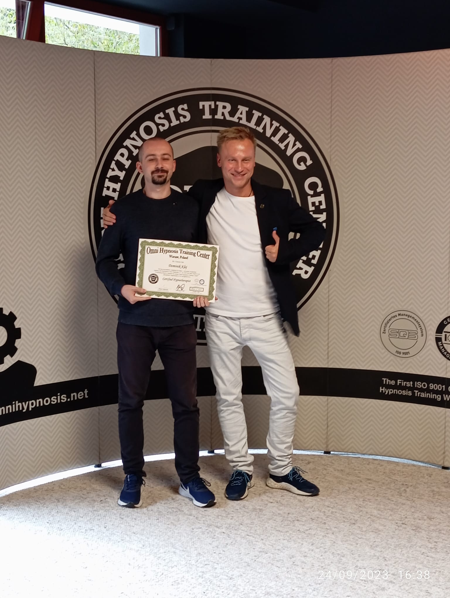 Uzyskanie certyfikacji OMNI Hypnosis Training Center