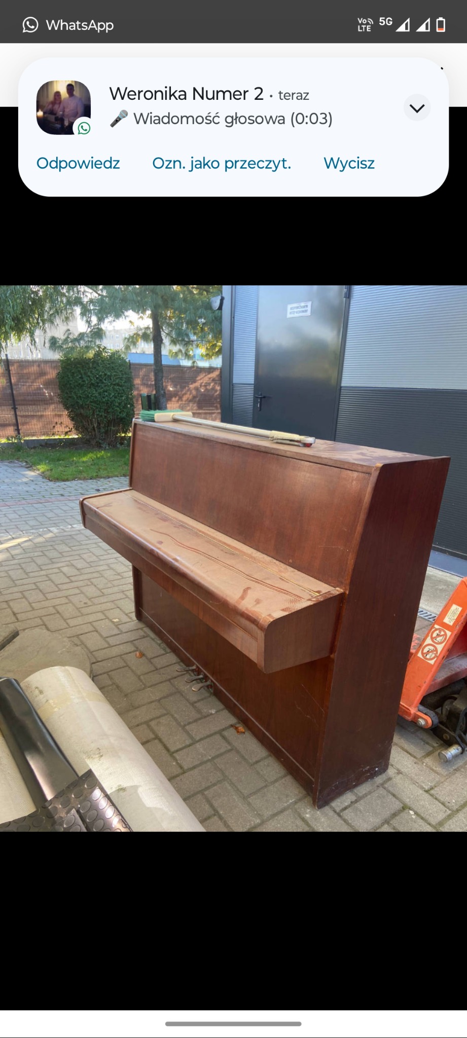 Wnoszenie i znoszenie przedmiotów... Również fortepianów