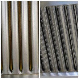 Easy Way Clean Magda Broniś - Porównanie filtrów okapu kuchennego przed i po czyszczeniu; po lewej stronie filtry brudne, z widocznym tłuszczem, po prawej stronie filtry czyste, błyszczące.