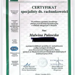 Certyfikat specjalisty ds. rachunkowości wydany przez Stowarzyszenie Księgowych w Polsce dla Malwiny Puławskiej, z podpisami Wiesława Biernackiego i Elżbiety Duszczak, datowany na 2 grudnia 2019.