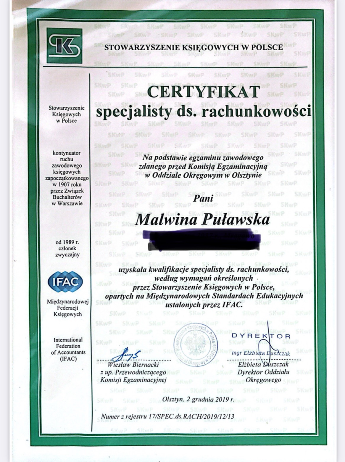 Certyfikat specjalisty ds. rachunkowości wydany przez Stowarzyszenie Księgowych w Polsce dla Malwiny Puławskiej, z podpisami Wiesława Biernackiego i Elżbiety Duszczak, datowany na 2 grudnia 2019.