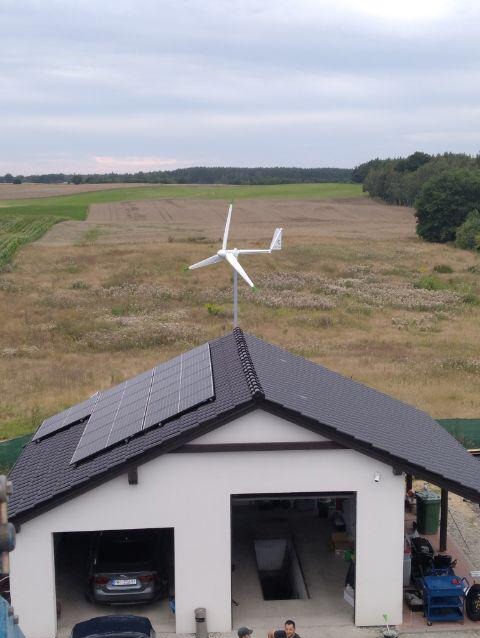 Montaż Instalacji PV + elektrownia wiatrowa. Ciesz się darmową energią. Pełna niezależność przez cały rok