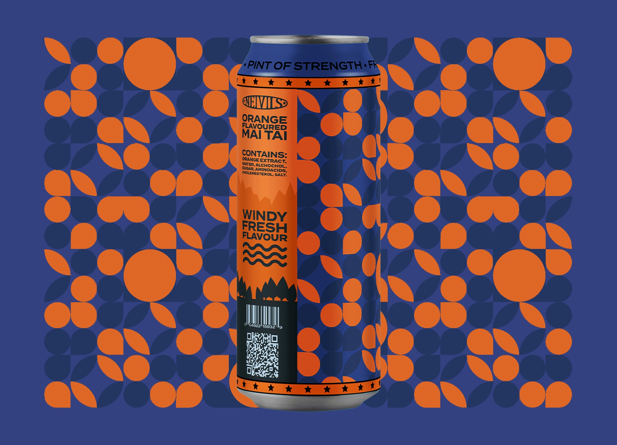 Puszka napoju Orange Flavoured Mai Tai marki Nevils na tle z geometrycznym wzorem w odcieniach pomarańczy i granatu.