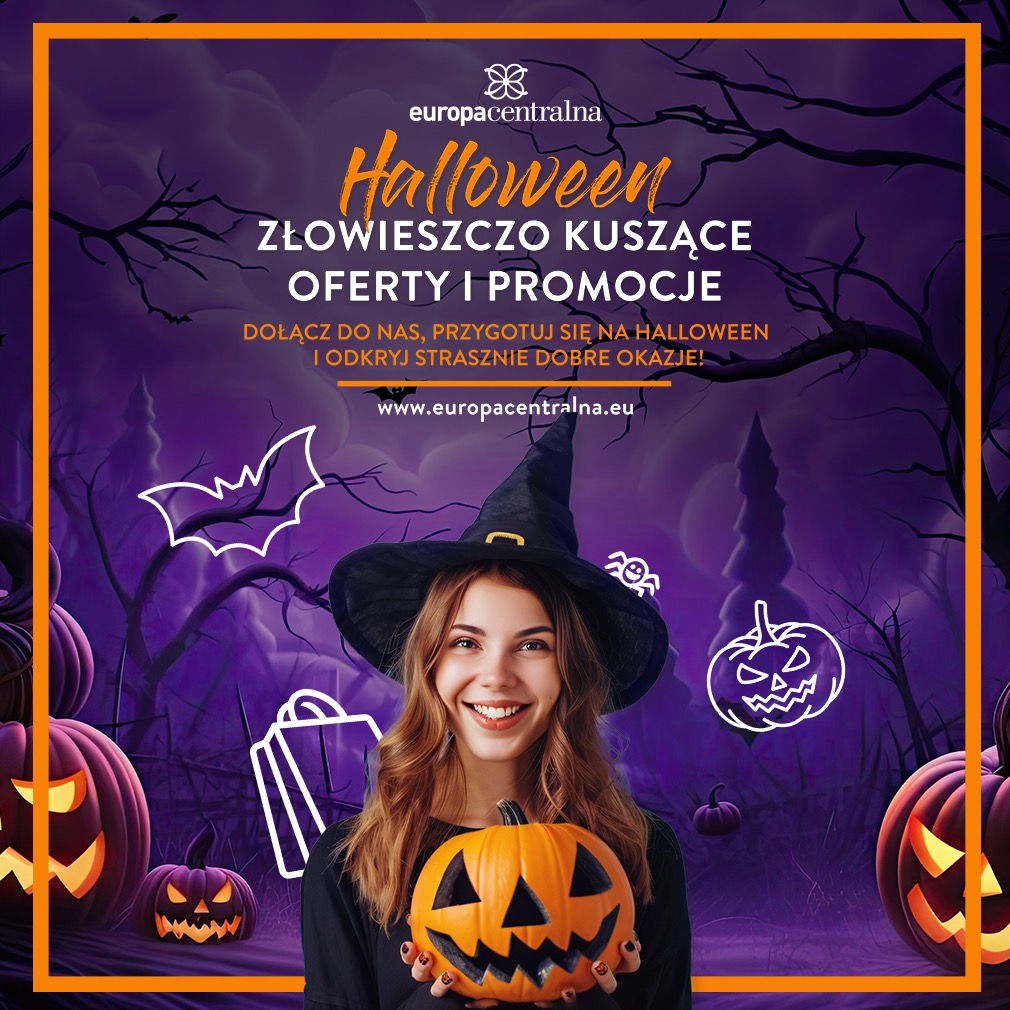 Halloweenowa promocja: Uśmiechnięta kobieta w czarnym kapeluszu czarownicy trzyma wydrążoną dynię na tle fioletowych dekoracji z nietoperzami i dyniami.