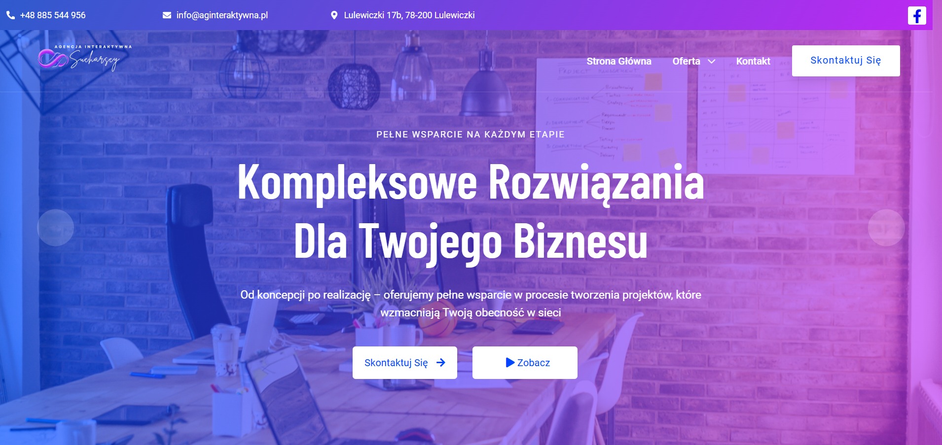 Strona internetowa agencji interaktywnej Sucharscy z hasłem 'Kompleksowe Rozwiązania Dla Twojego Biznesu', widok biura z laptopem i notatkami na ścianie w tle.