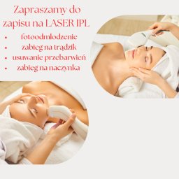 COSMETICA ROSA TERESA KUCHCIŃSKA - Dwie kobiety w trakcie zabiegu laserowego IPL na twarz, z użyciem specjalistycznego urządzenia, otoczone białymi ręcznikami i w otoczeniu gabinetu kosmetycznego.