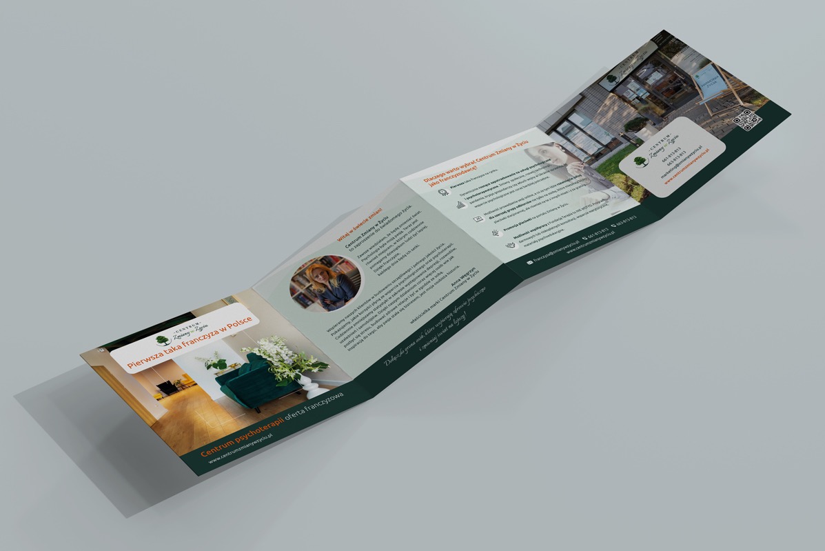 Trzyskładankowa ulotka reklamowa Centrum Zmiany w Życiu, prezentująca ofertę franczyzową. Widoczne zdjęcia wnętrz i informacje o wsparciu dla franczyzobiorców.