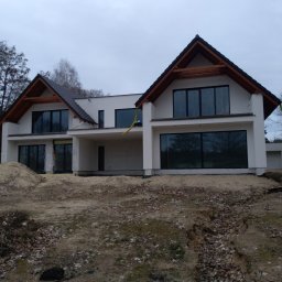 Okna Sikorski Tomasz Sikorski - Okna i konstrukcje przesuwne w systemie aluminiowym, dom jednorodzinny