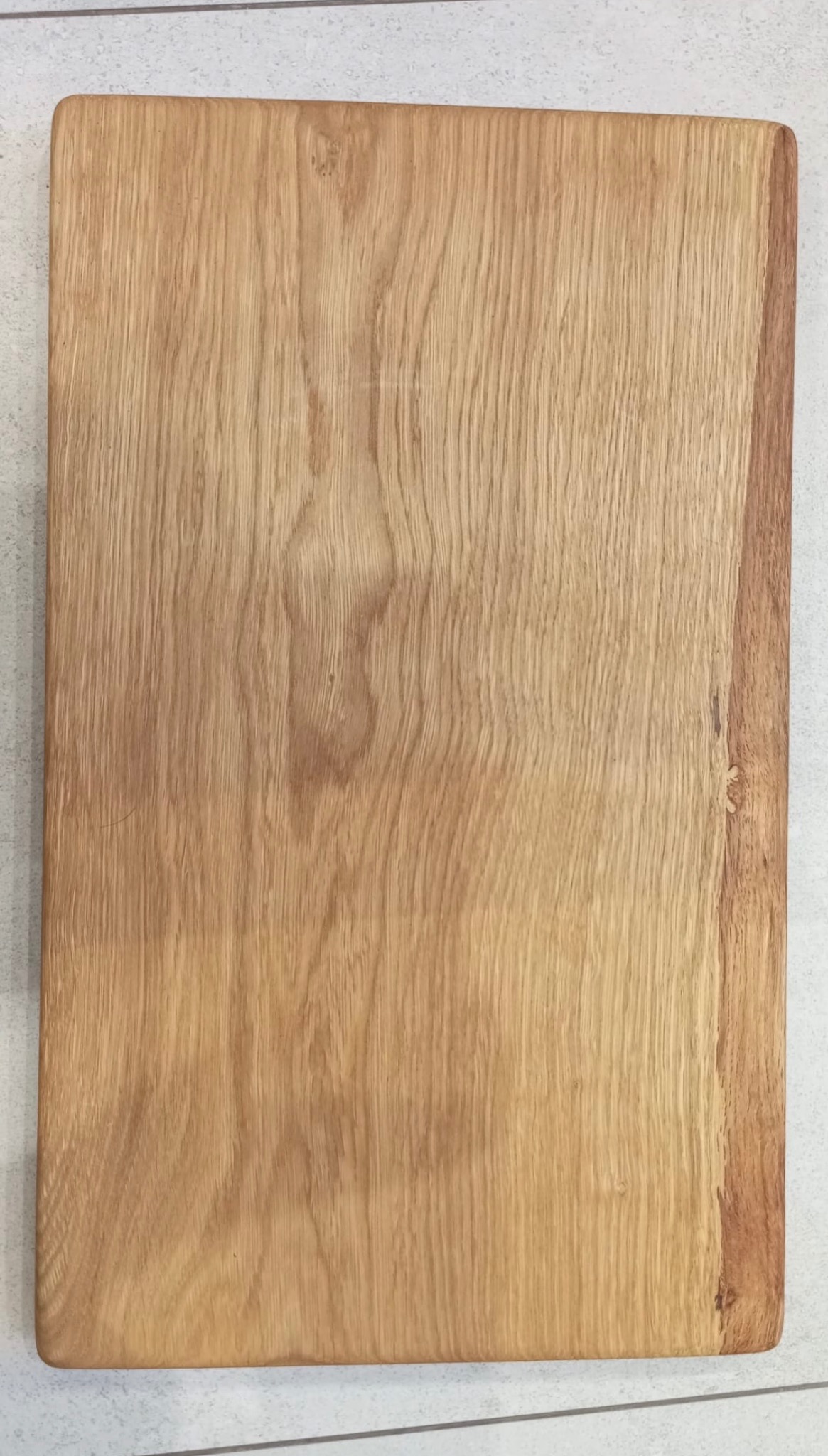 Deska do krojenia dębowa 50x30x3,5 zaimpregnowana olejem przystosowanym do kontaktu z żywnością.