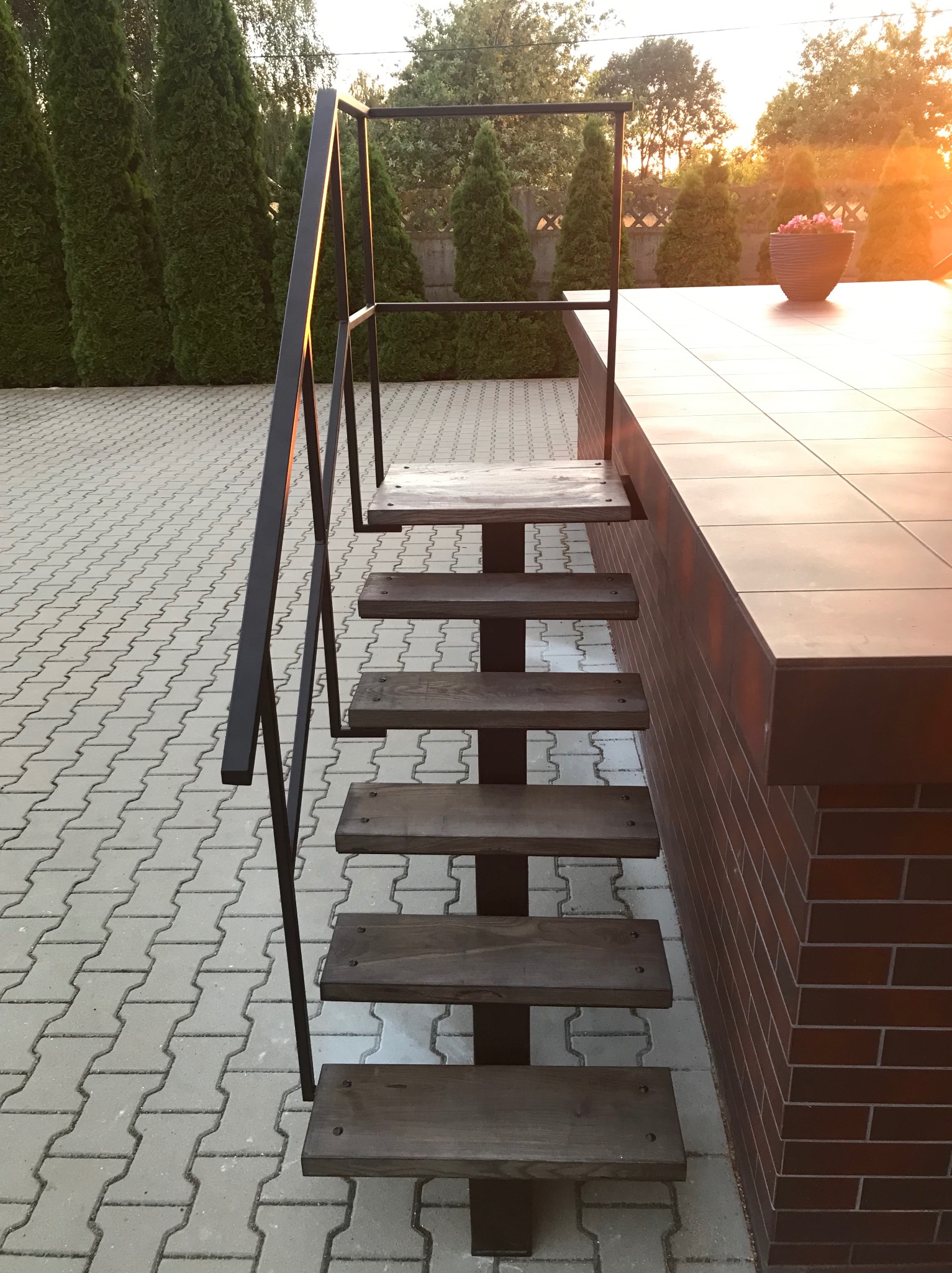 Schody jesionowe w kolorze wenge (drewnochron) 61x20x4, 61x48x4