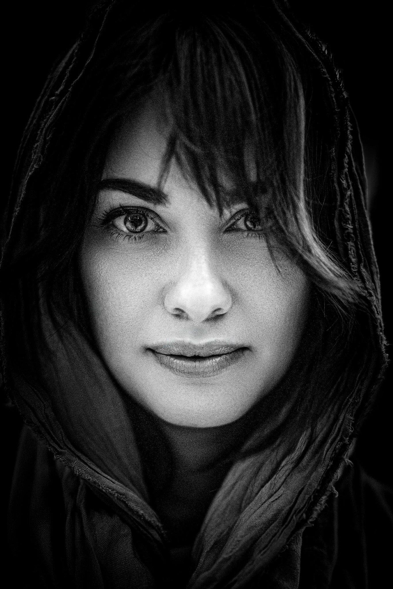 portet kobiecy ustrzelony na ulicy podczas spaceru, podalem Dianie swoja chuste i prosze