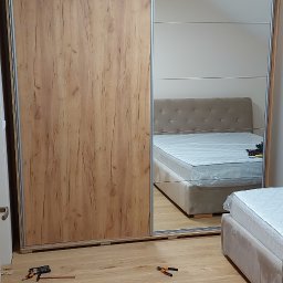 Solidny montaż mebli .