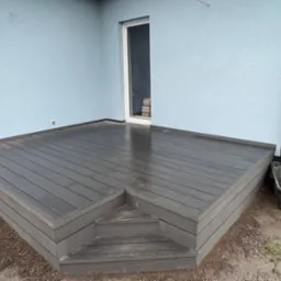 Wykonanie elewacji oraz tarasu z desek.