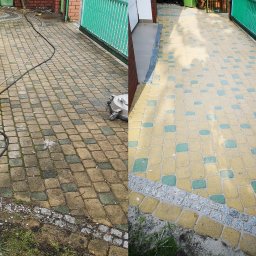 Efekt przed i po myciu ciśnieniowym gorącowodnym kostki brukowej wraz z uzupełnieniem szczelin nowym piaskiem kwarcowym oraz impregnacją transparentną.