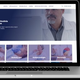 Adwebs Solutions Adam Maruszak - Prezentacja strony internetowej przychodni VIP Med na ekranie laptopa i smartfona, widoczne menu, logo i informacje o lokalizacji w Gdyni.