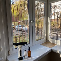 Niebieski Fartuszek - Mycie okien